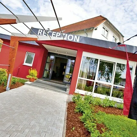 Am Technik Museum Špýr